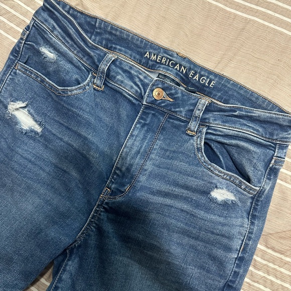 Distressed AE jeans - Picture 2 of 5